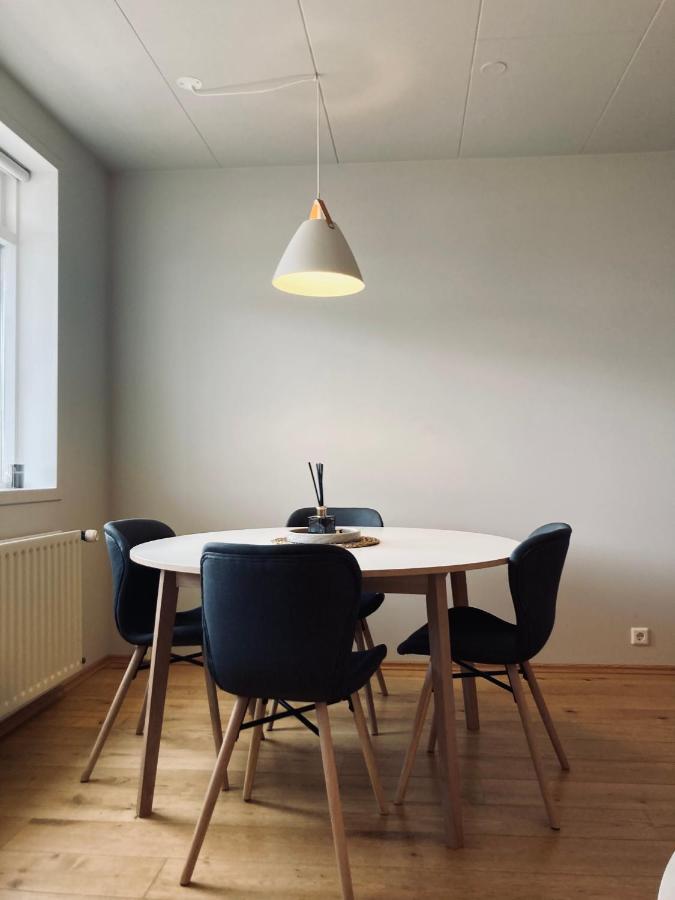 אקורירי City Center Apartments מראה חיצוני תמונה